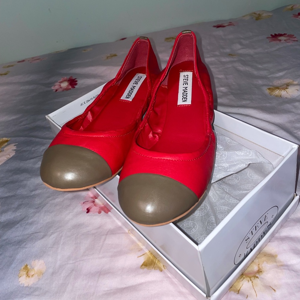 Steve Madden Favoryte flat. Size 8.5.